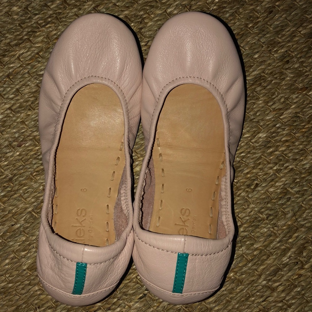 Soft and feminine ballet flats